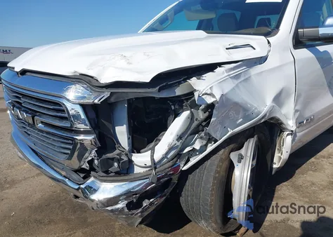 2020 Ram 1500 Laramie 4X2 5'7 Box z USA, uszkodzony, nr VIN 1C6RREJT1LN304942